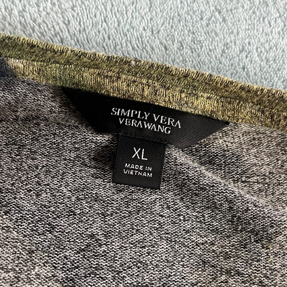 Simply Vera Vera Wang Gray floral lightweight sweater - Picture 2 of 9